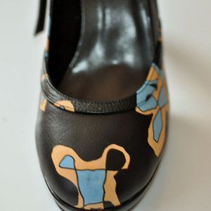 Moo Joo Ken Printed Leather Pumps
